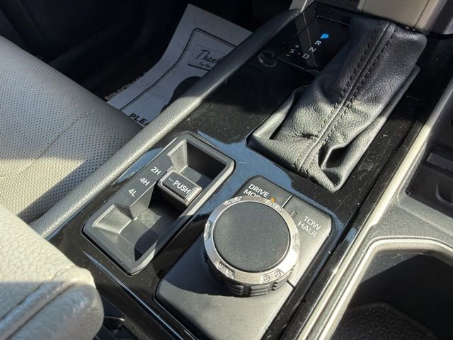 Used 2023 Toyota Tundra Limited AWD/4WD image 92