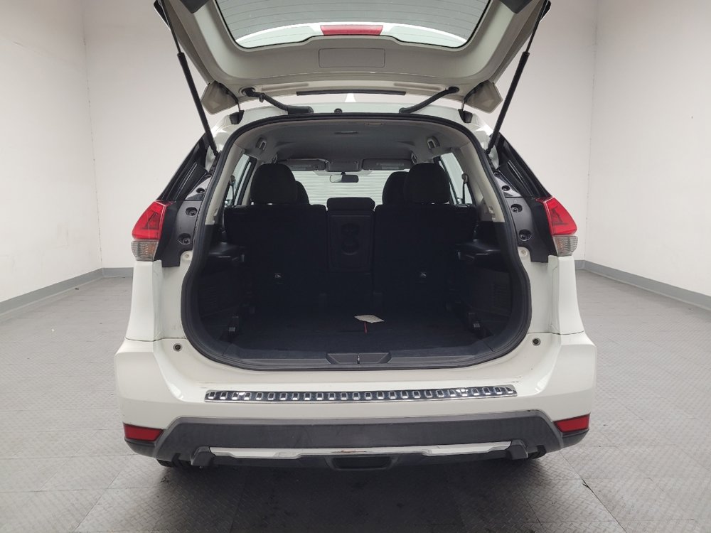 Used 2018 Nissan Rogue S image 29