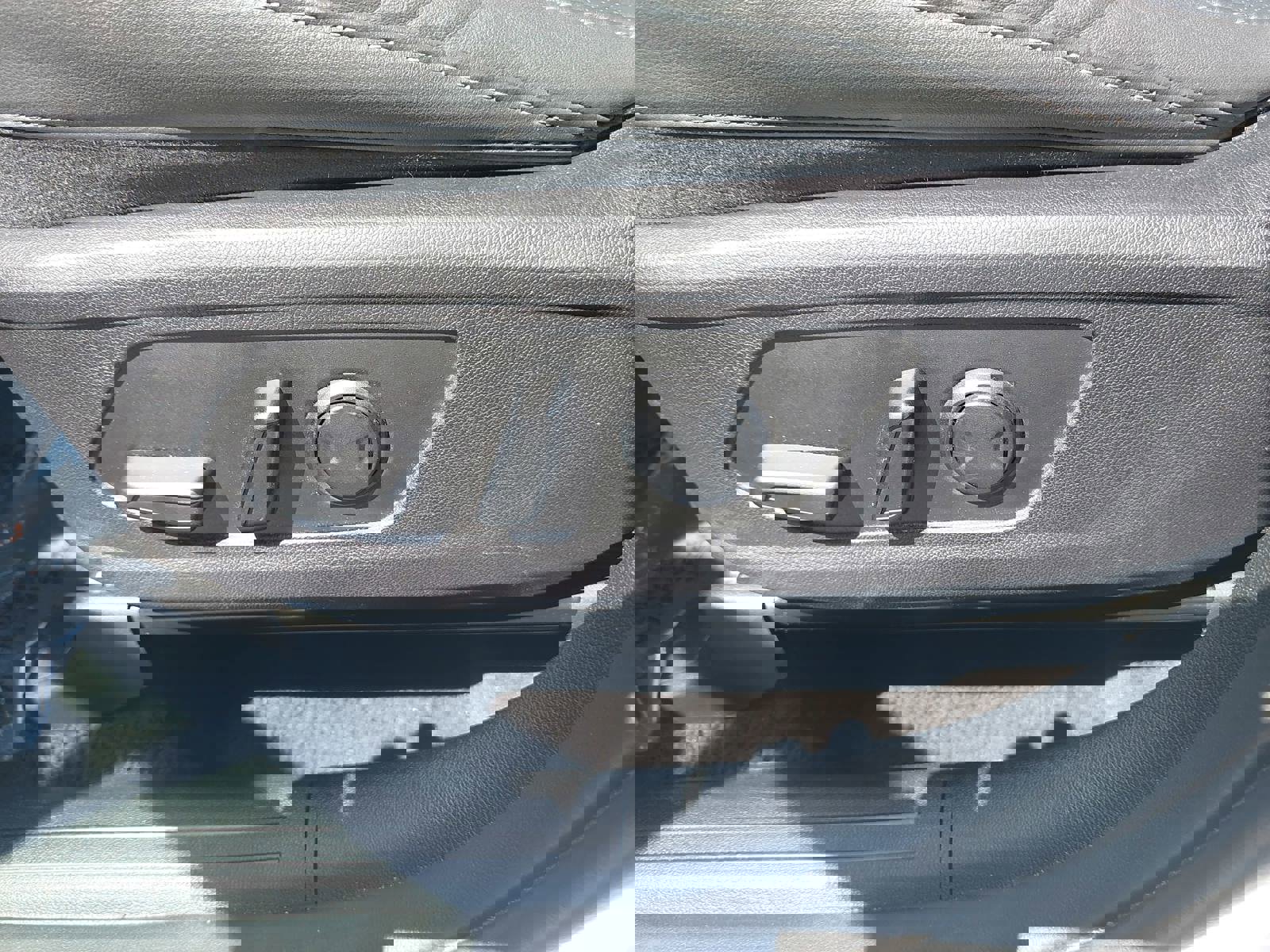 Used 2024 Kia Sorento S image 31