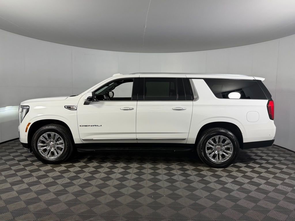 Used 2025 GMC Yukon XL Denali AWD/4WD image 11