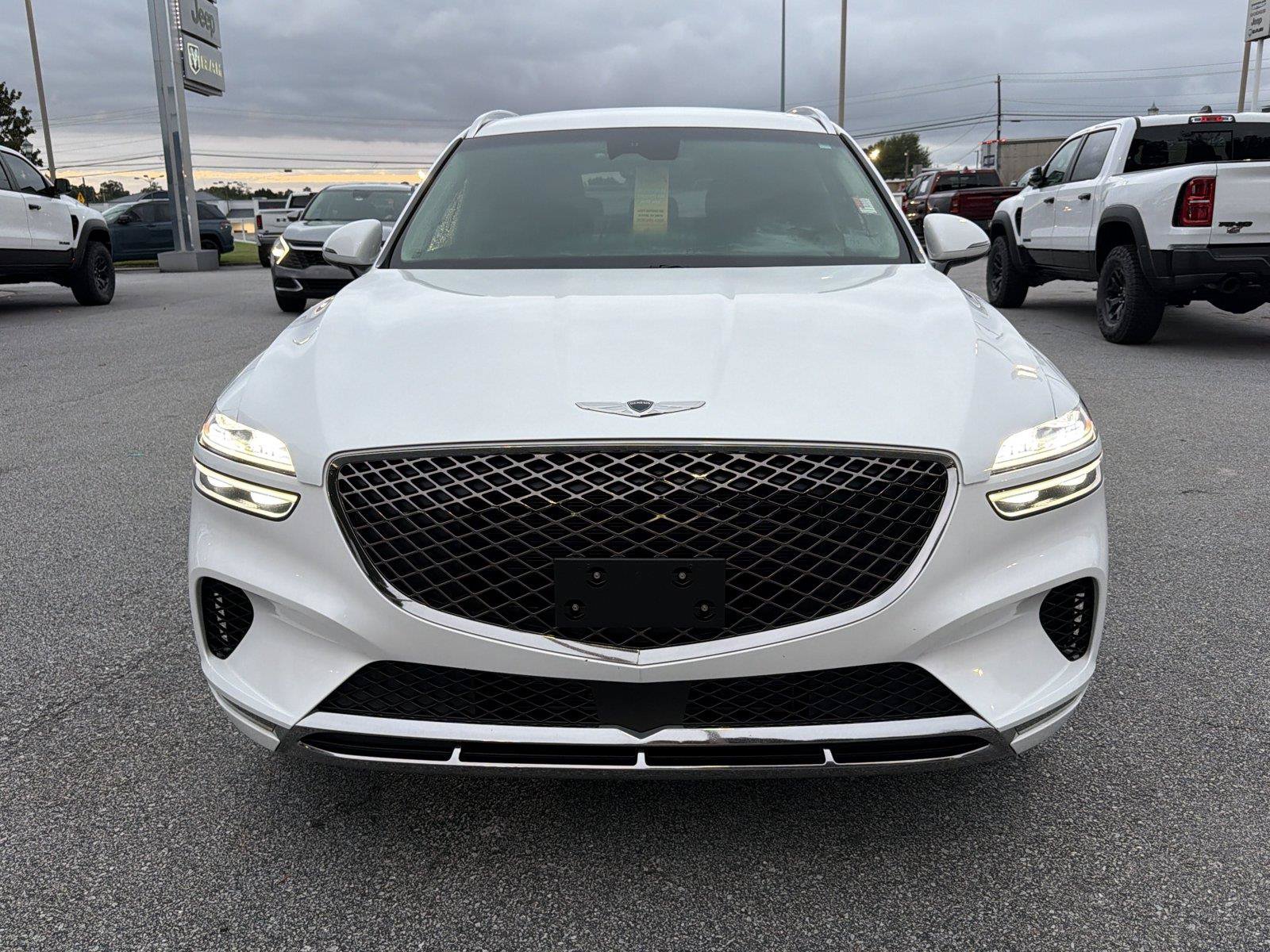 Used 2025 Genesis GV70 2.5T AWD/4WD image 3