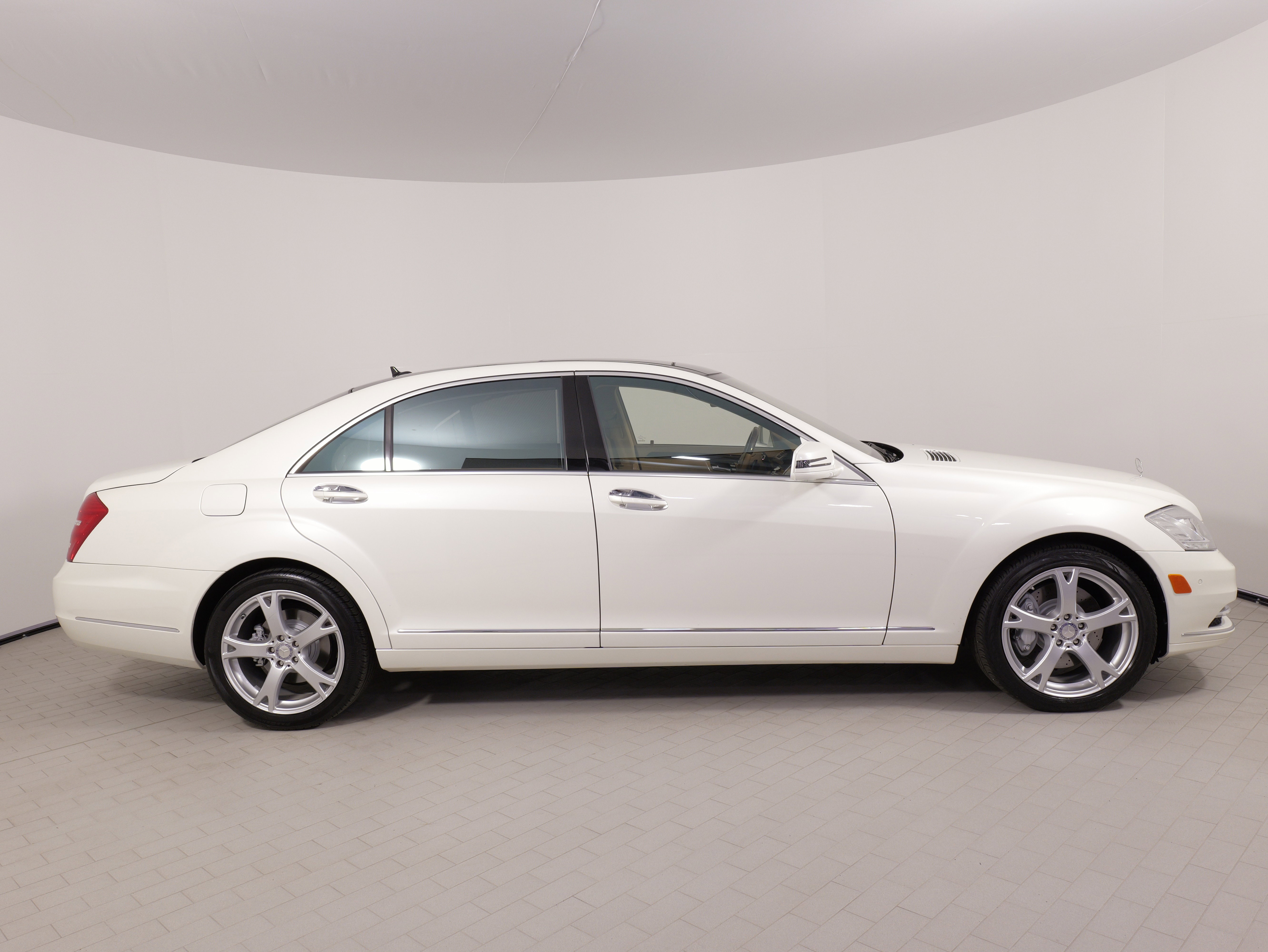 Used 2013 Mercedes-Benz S 550 4MATIC image 10