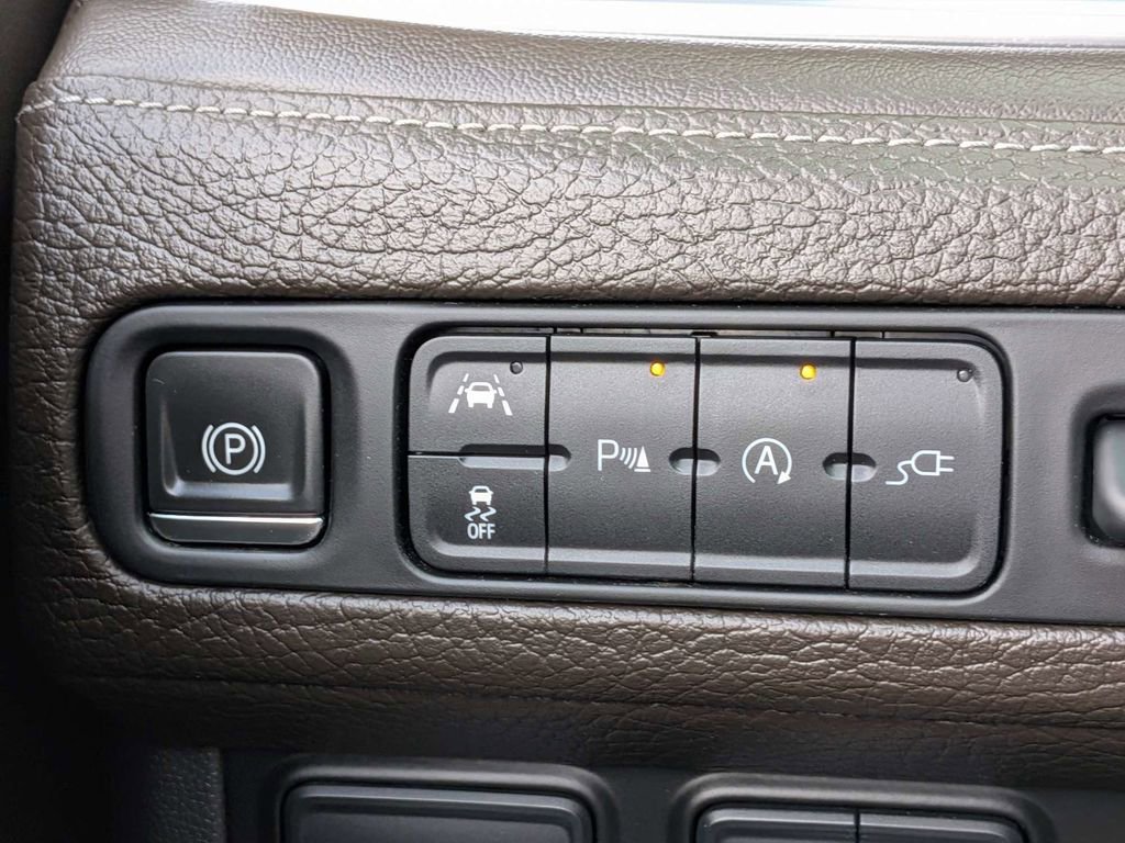 Used 2021 GMC Yukon XL Denali w/ Denali Premium Package image 26