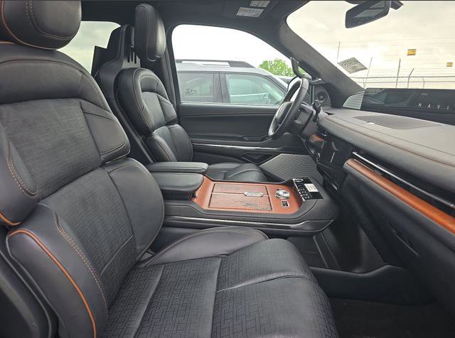 Used 2025 Lincoln Navigator Black Label AWD/4WD image 10