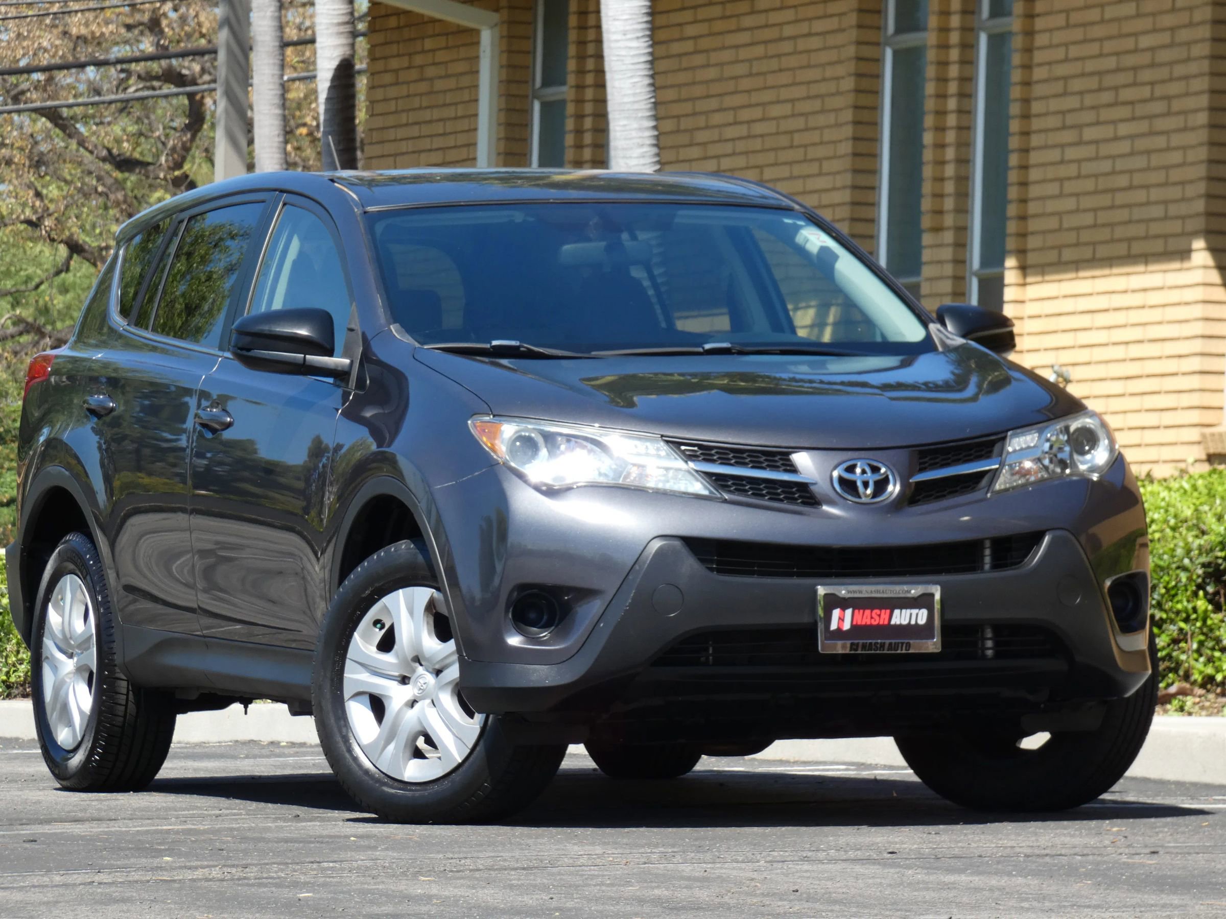 Used 2015 Toyota RAV4 LE image 3