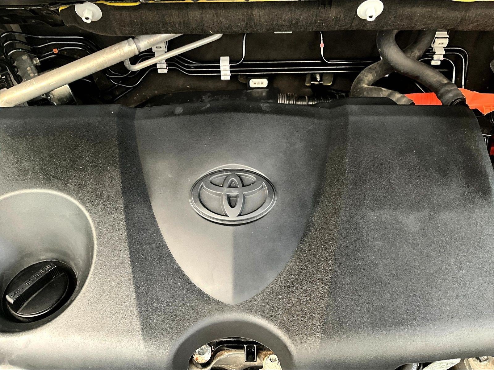 Used 2024 Toyota Venza XLE AWD/4WD image 31