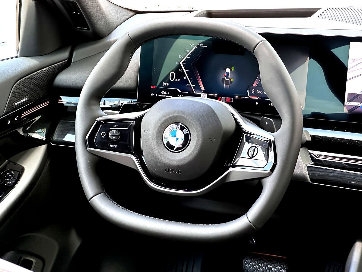 New 2026 BMW 530i w/ Premium Package RWD image 21