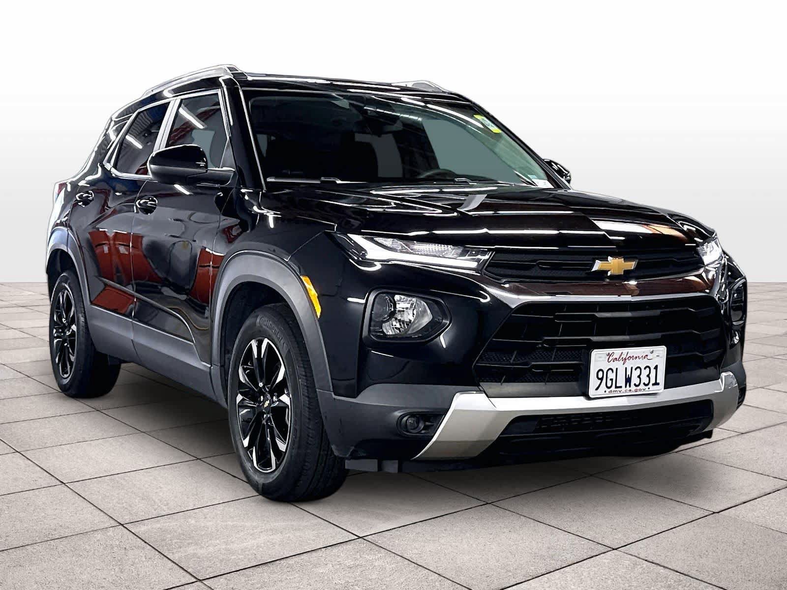 Used 2023 Chevrolet TrailBlazer LT FWD image 2