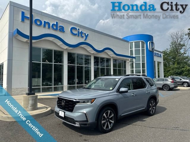 Certified 2023 Honda Pilot Touring image 1