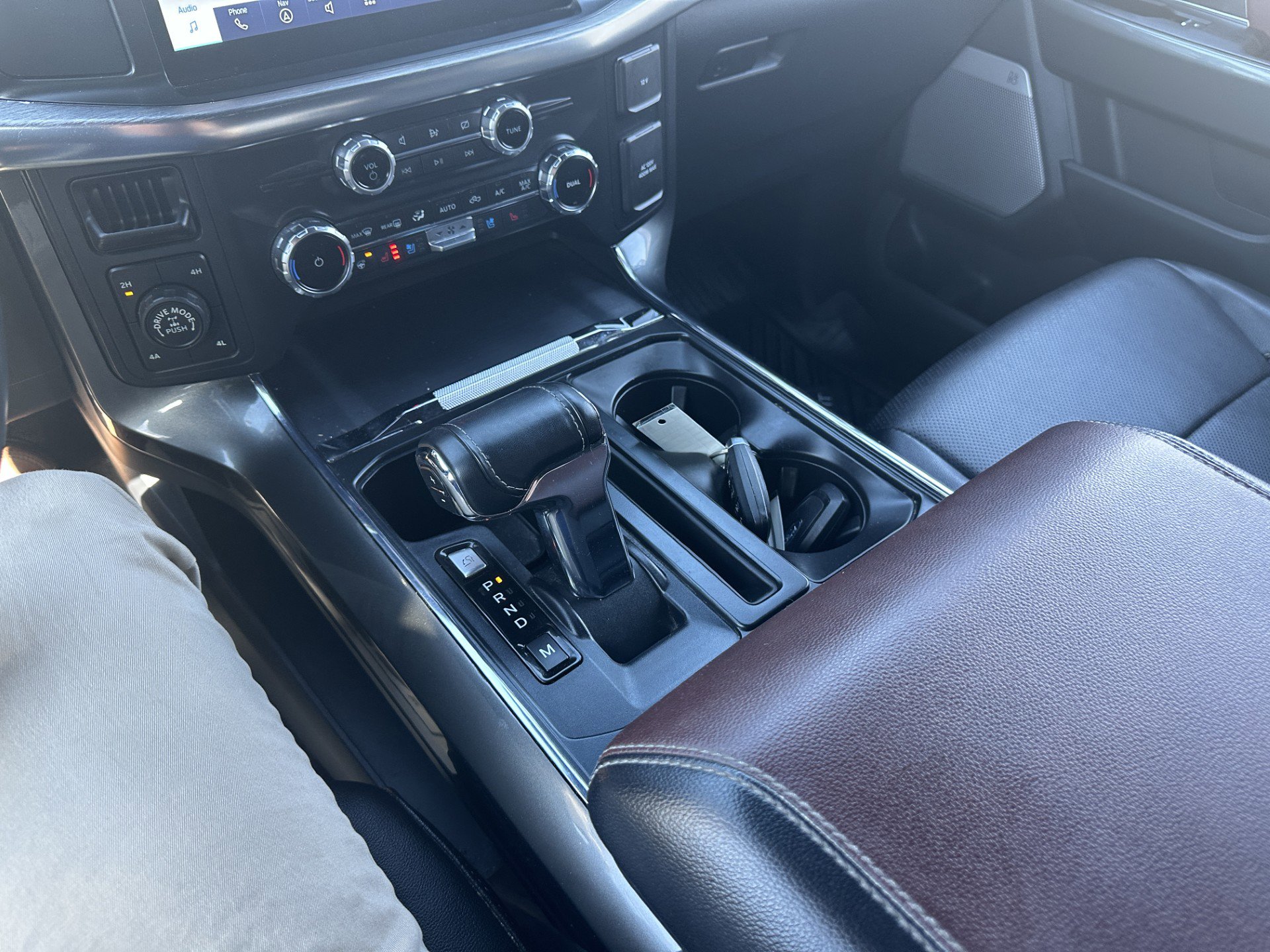 Certified 2022 Ford F150 Lariat w/ Equipment Group 502A High image 13