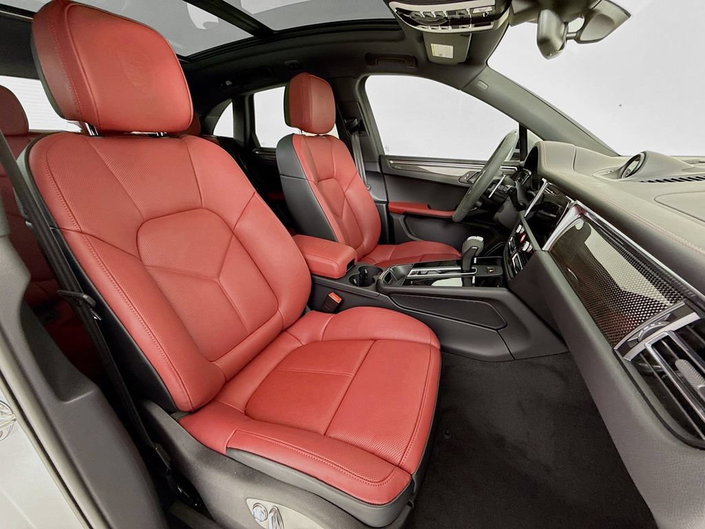 New 2026 Porsche Macan GTS AWD/4WD image 34