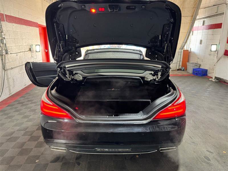 Used 2013 Mercedes-Benz SL 550 w/ Premium Pkg image 10