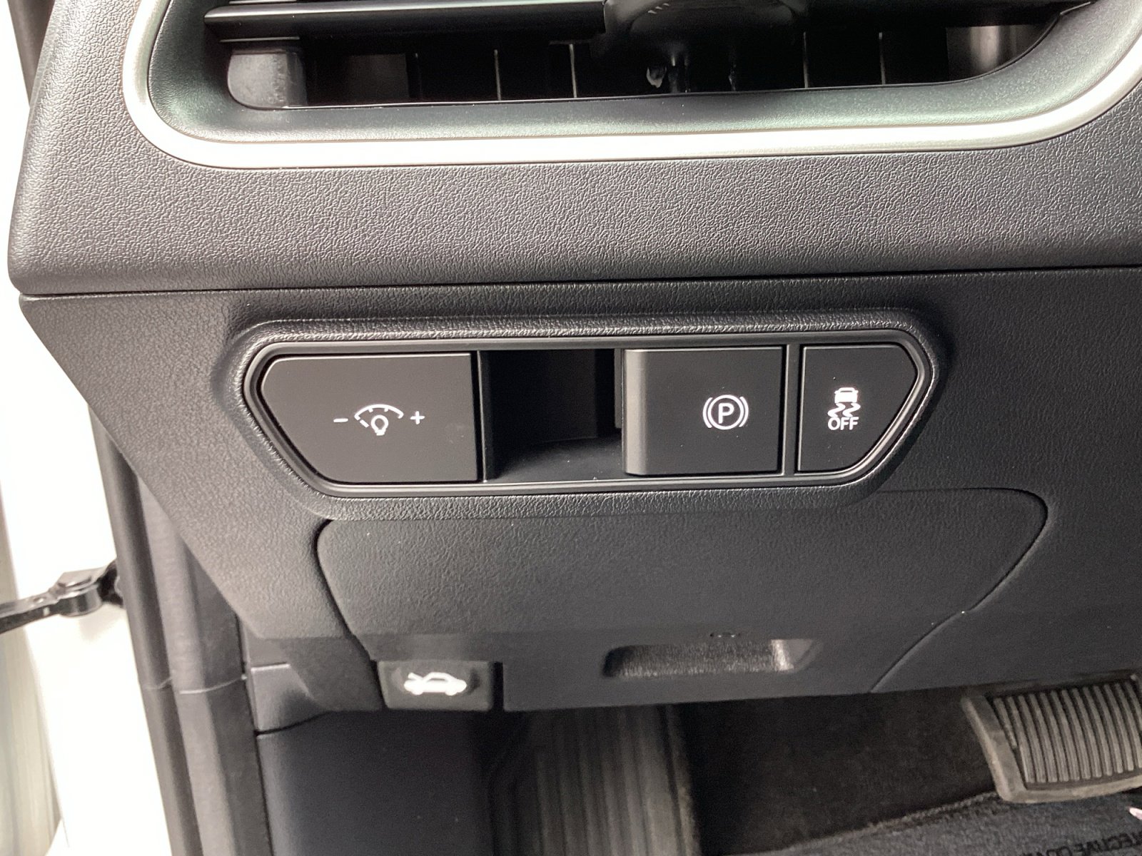 Used 2025 Kia K4 FWD image 25
