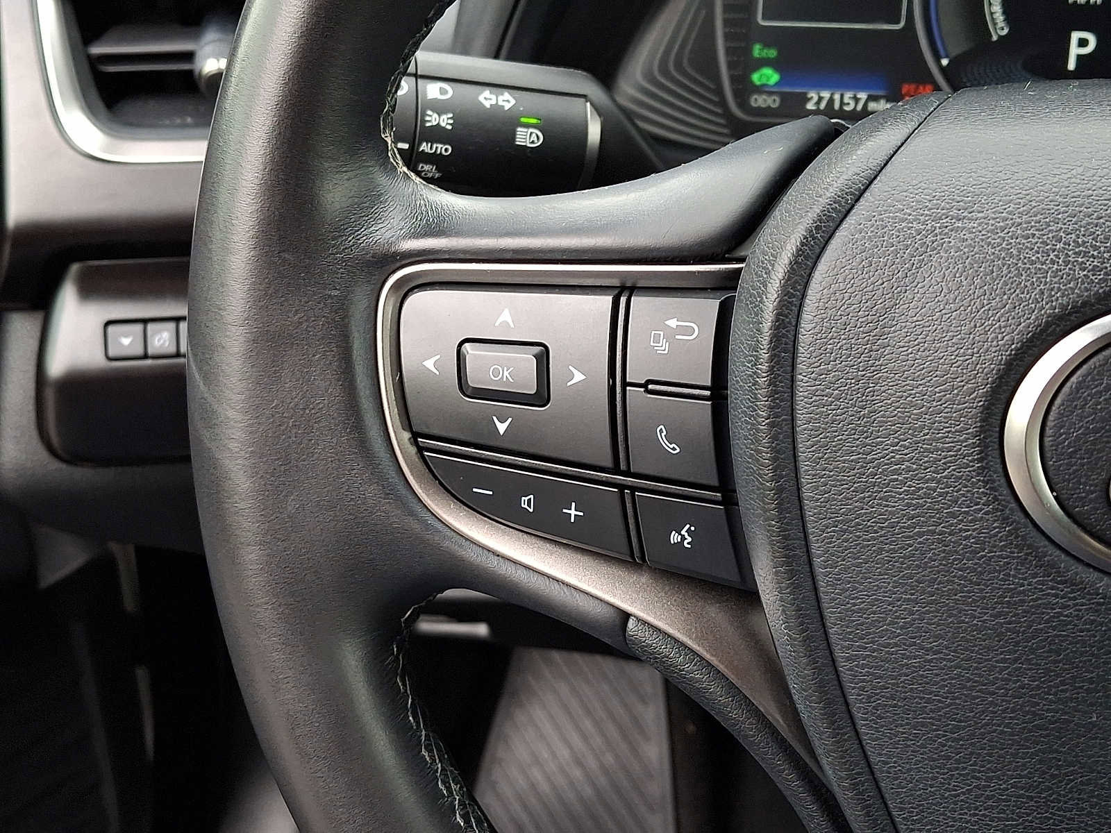 Used 2023 Lexus UX 250h AWD w/ Accessory Package (Z2) image 21