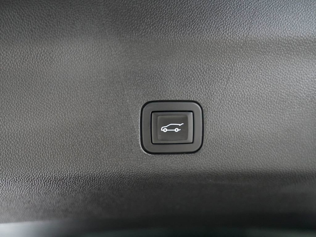 Used 2025 GMC Yukon XL Elevation w/ LPO, Elevation Black Package AWD/4WD image 45