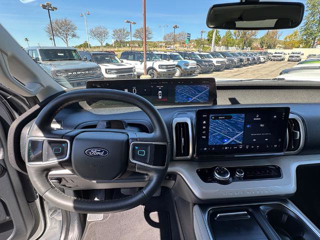 Certified 2025 Ford Expedition Active AWD/4WD image 16