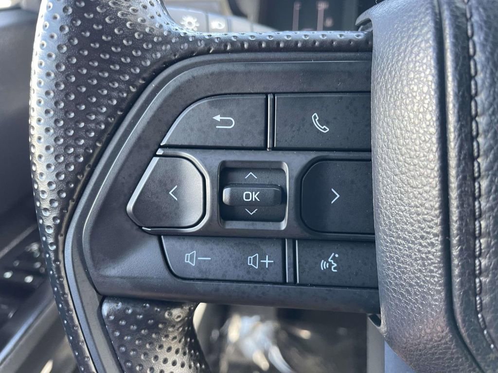 Used 2025 Toyota Tacoma SR5 image 31