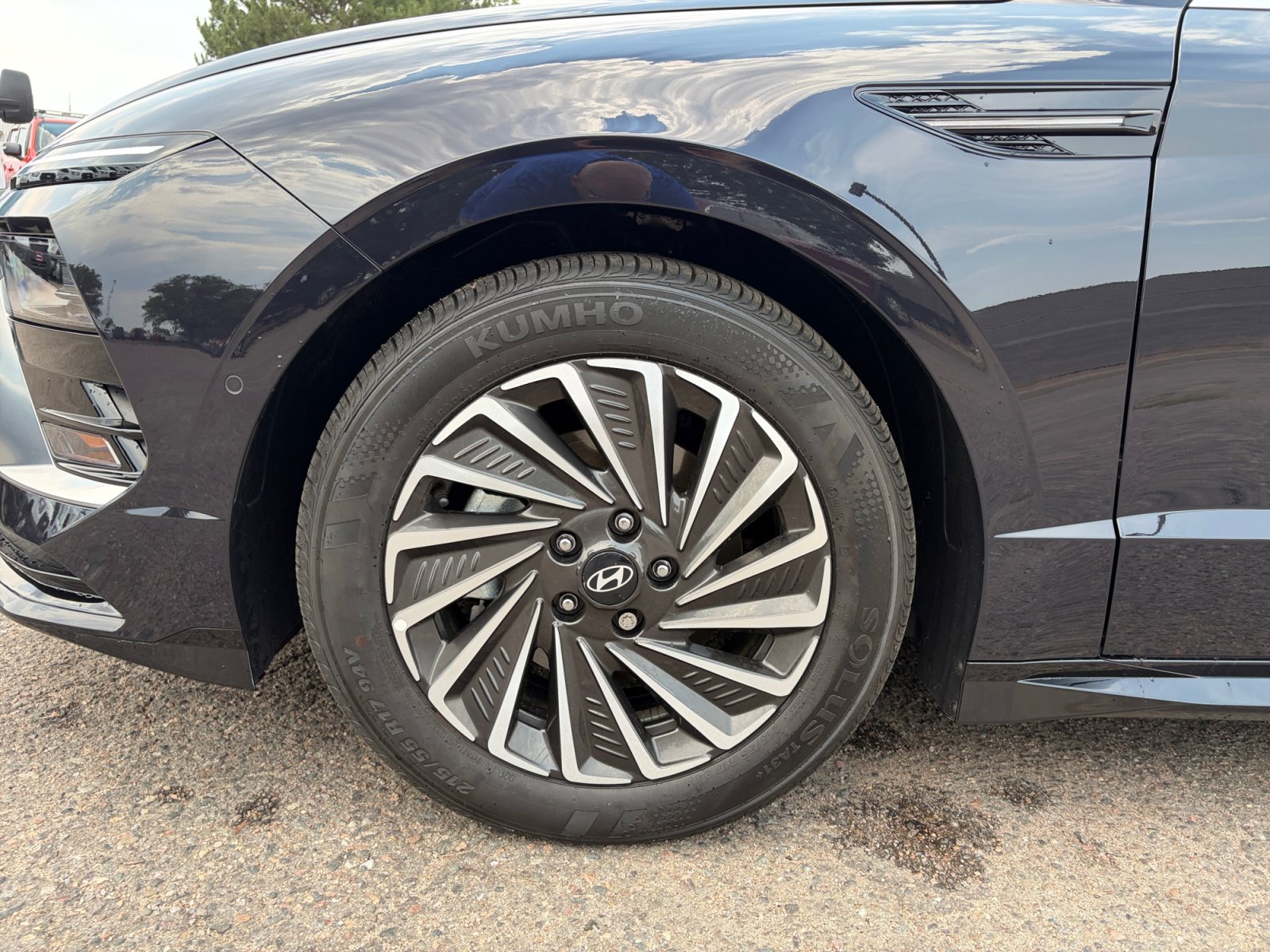 Used 2025 Hyundai Sonata Limited FWD image 11