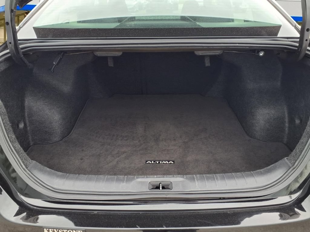 Used 2025 Nissan Altima 2.5 SV FWD image 24