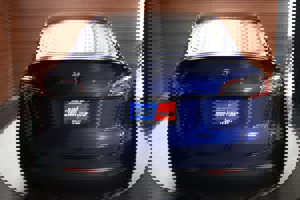 Used 2024 Tesla Model Y Performance image 11