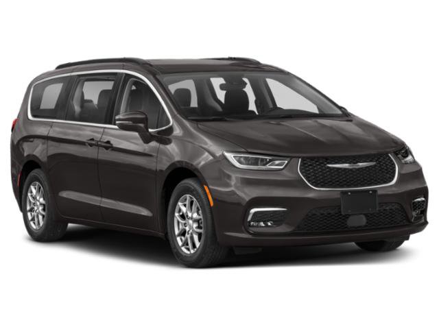 Certified 2022 Chrysler Pacifica Touring-L w/ Uconnect Theater Family Group FWD image 6