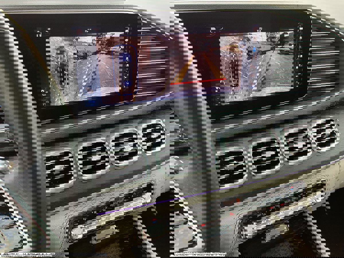 Used 2024 Mercedes-Benz GLE 350 4MATIC image 9