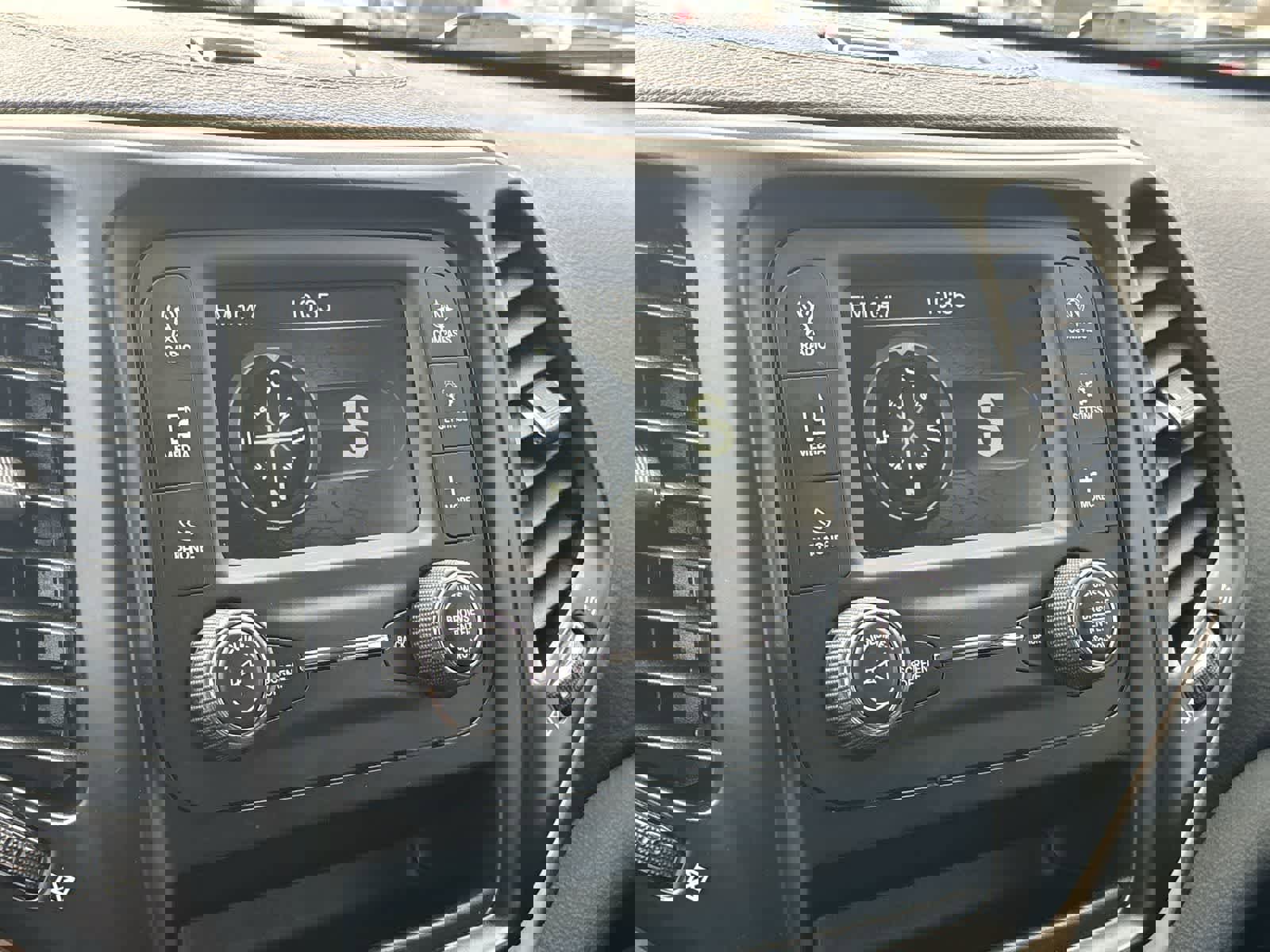 Certified 2018 Jeep Cherokee Latitude image 18