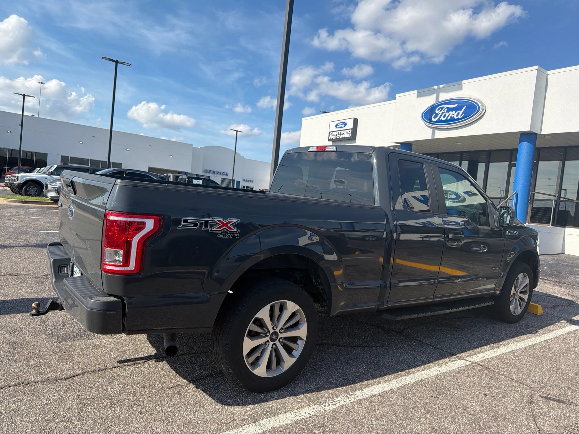Used 2017 Ford F150 XL w/ Equipment Group 101A Mid AWD/4WD image 4