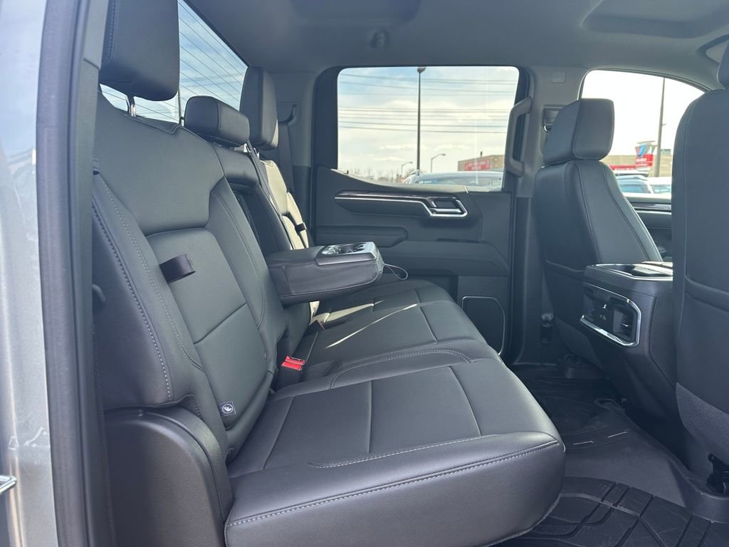 Used 2025 Chevrolet Silverado 1500 LTZ image 15