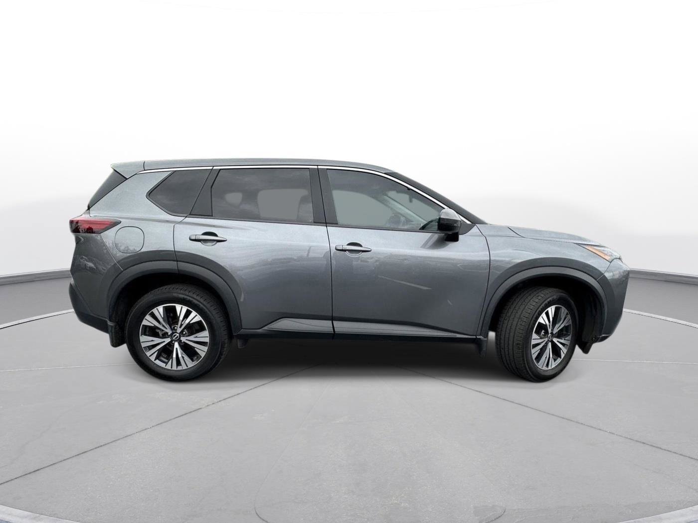 Used 2023 Nissan Rogue SV image 5