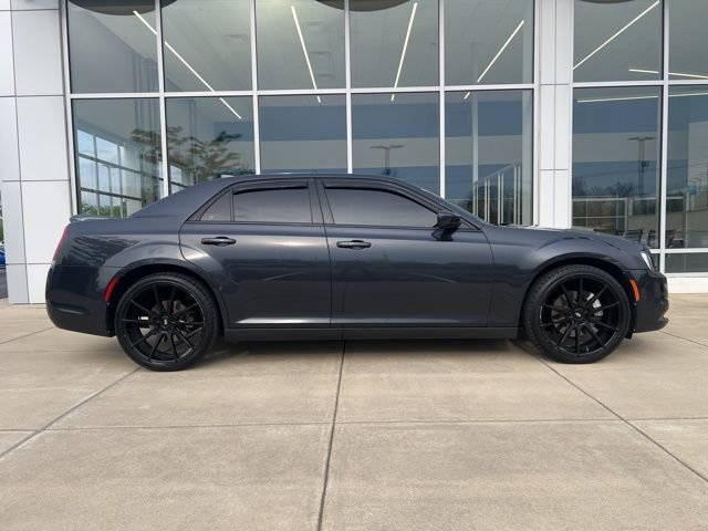 Used 2016 Chrysler 300 S image 2