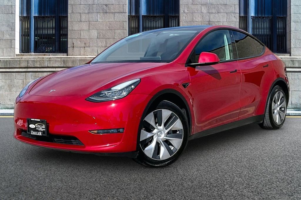 Used 2022 Tesla Model Y Long Range video 2
