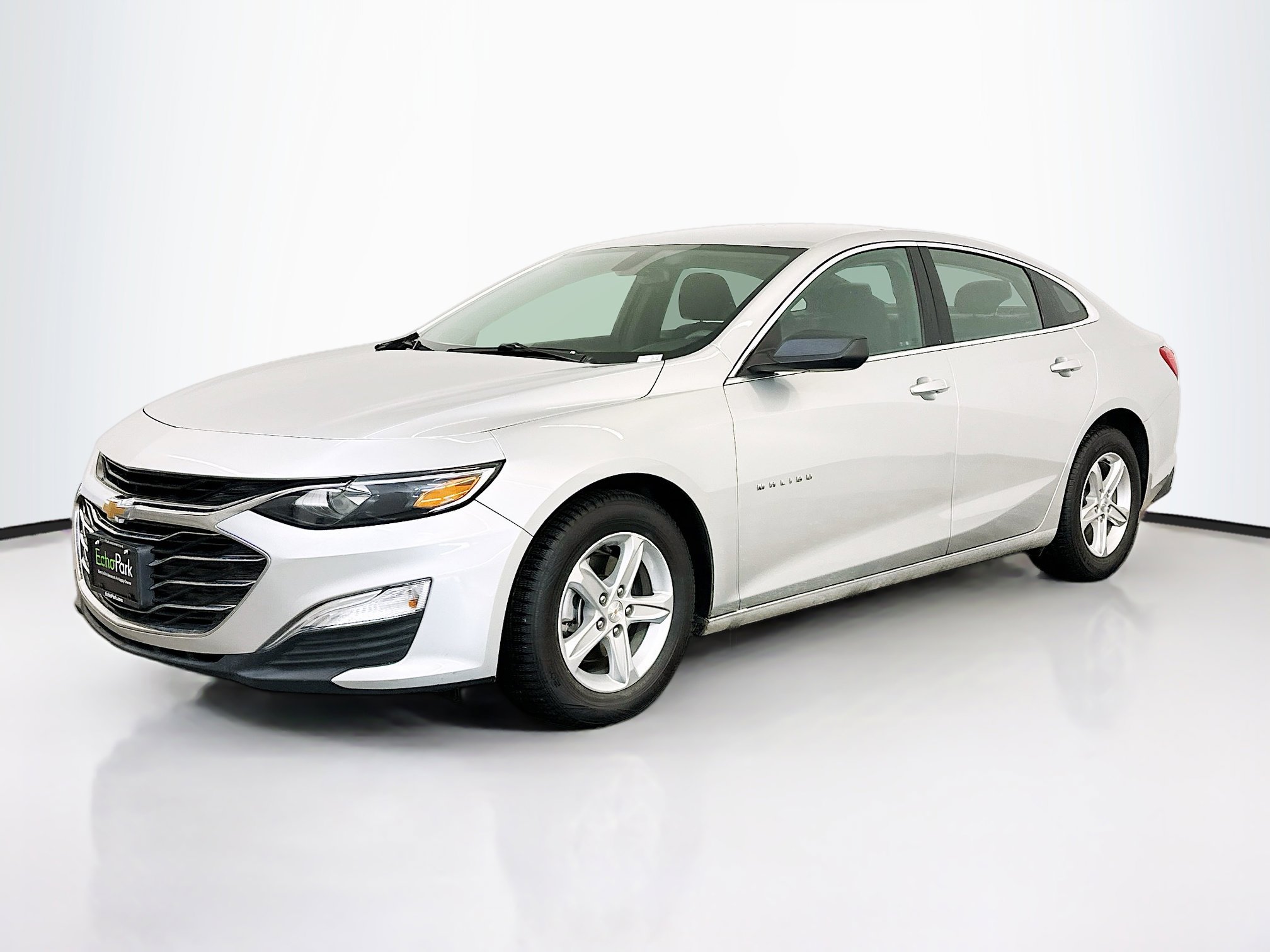 Used 2020 Chevrolet Malibu LS image 3