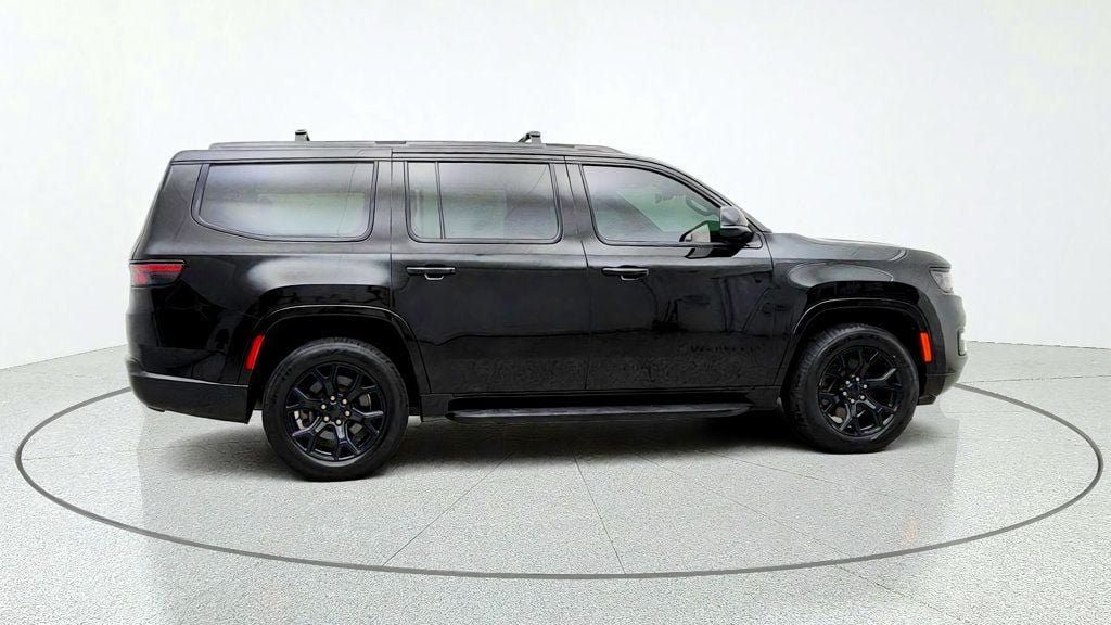 Used 2023 Jeep Wagoneer Series II AWD/4WD image 4