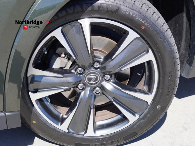 Used 2022 Lexus UX 200 w/ Premium Package FWD image 11