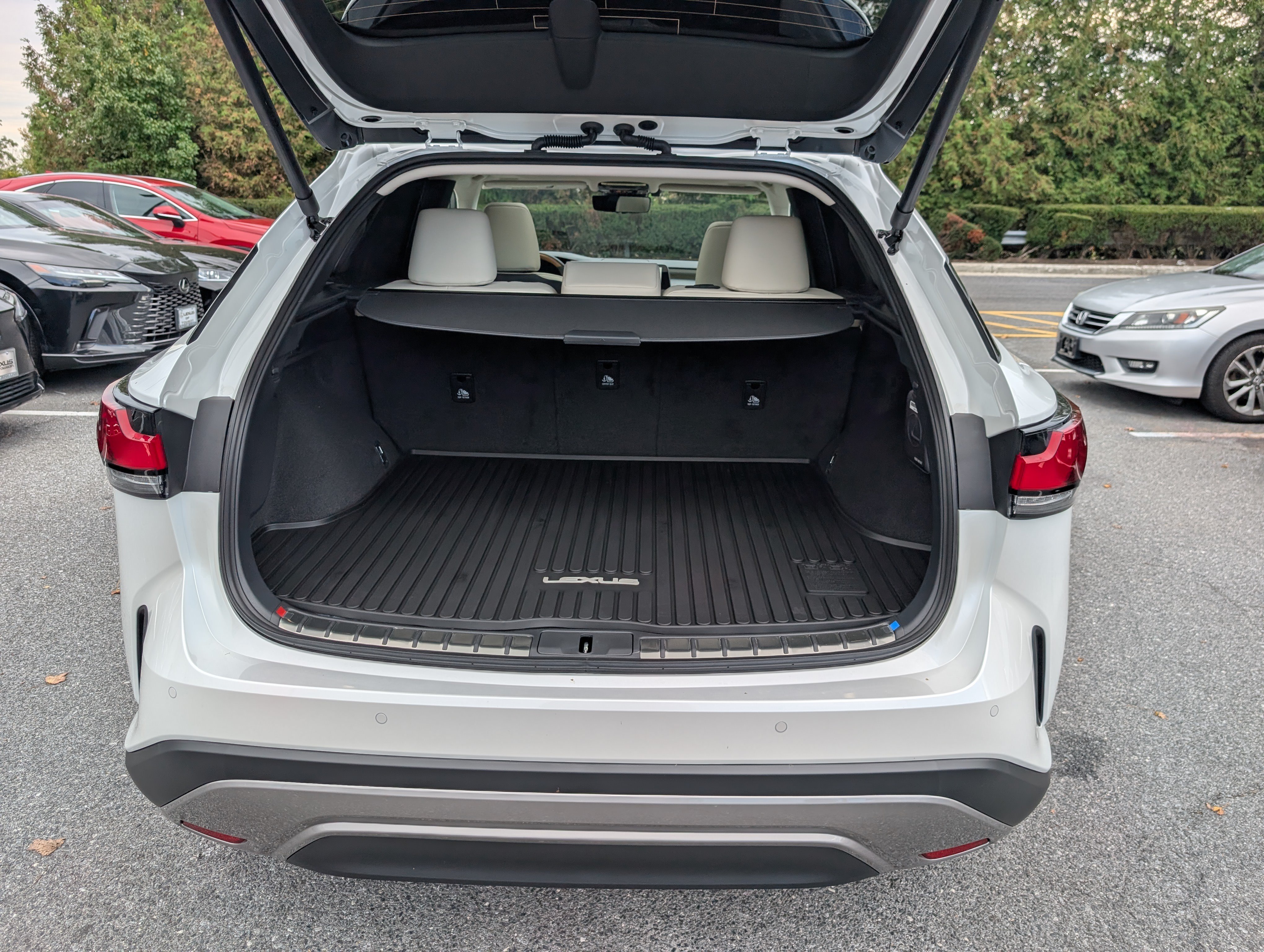 New 2026 Lexus RX 350h AWD/4WD image 9