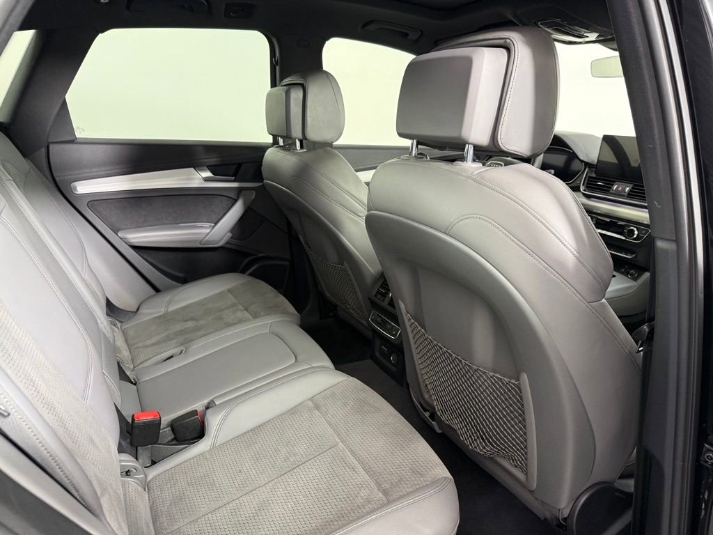 Used 2021 Audi SQ5 Prestige w/ Prestige Package image 17