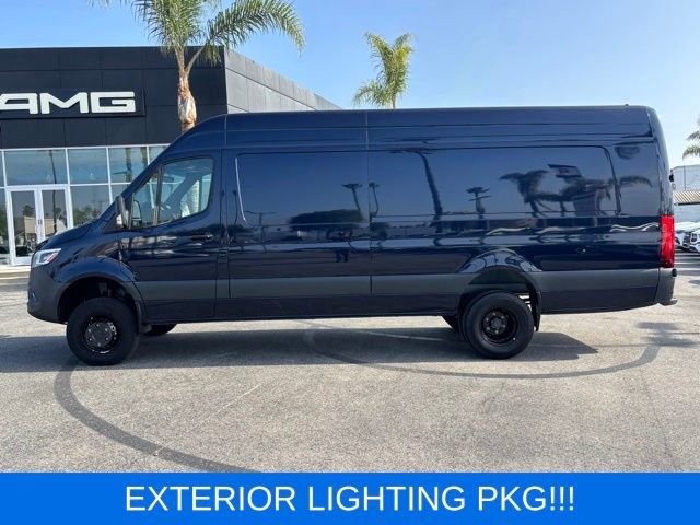 Used 2025 Mercedes-Benz Sprinter 3500 image 9