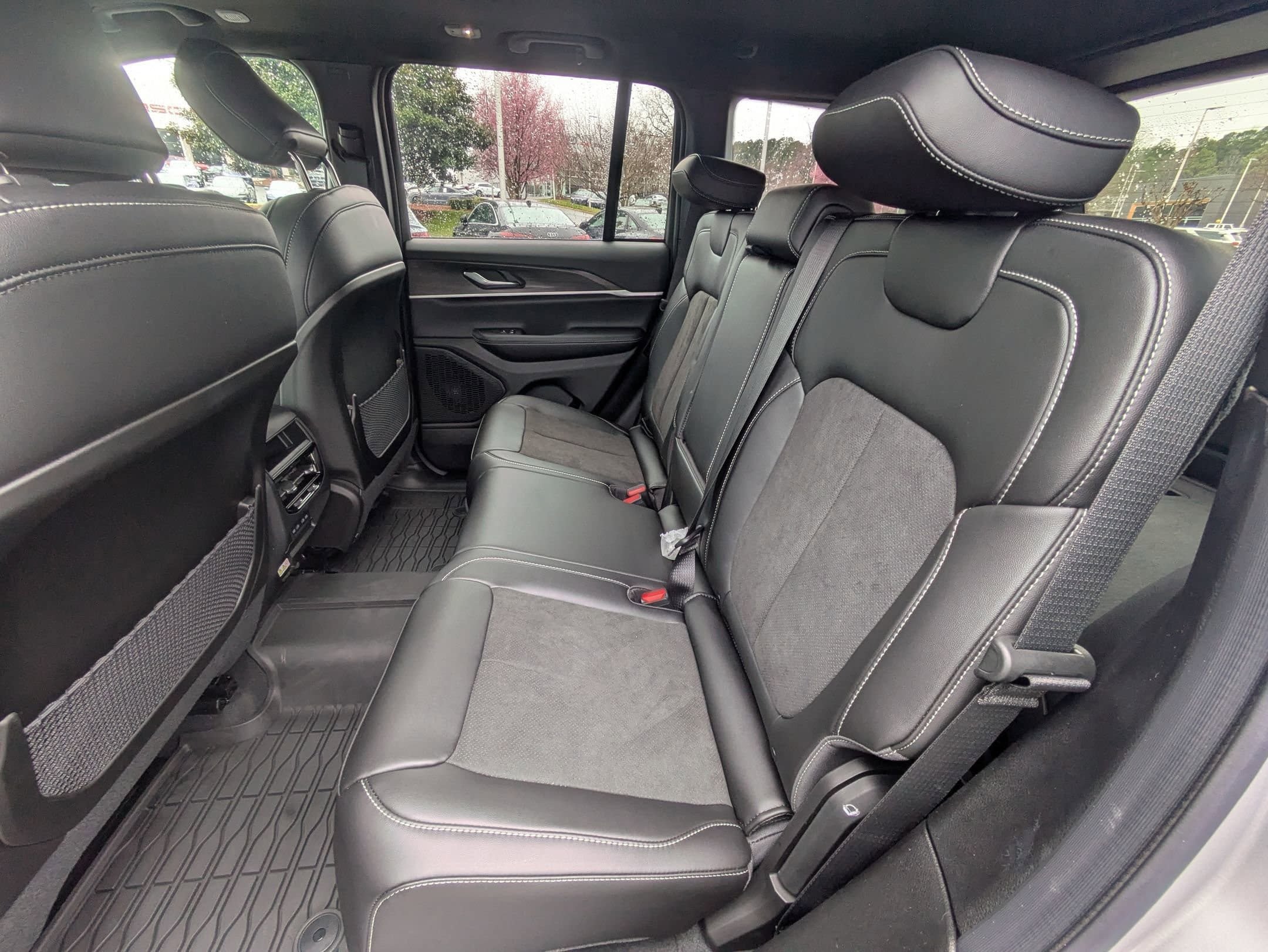 New 2026 Jeep Grand Cherokee Altitude AWD/4WD image 23