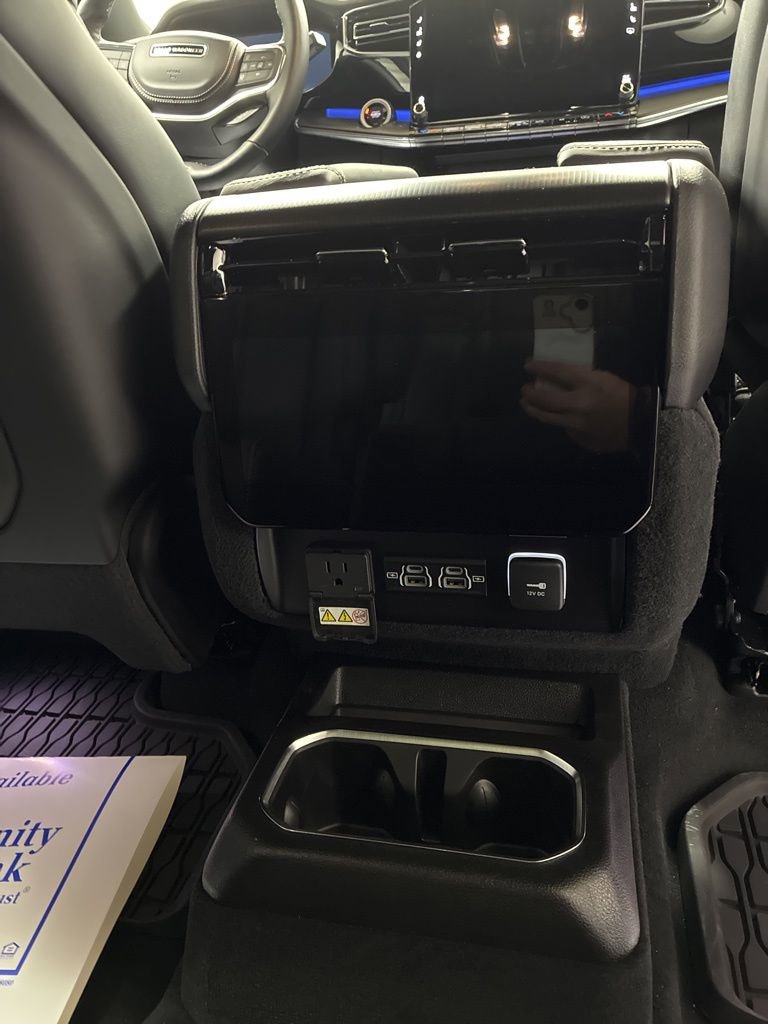 New 2026 Jeep Grand Wagoneer Summit w/ Premium Group III image 30