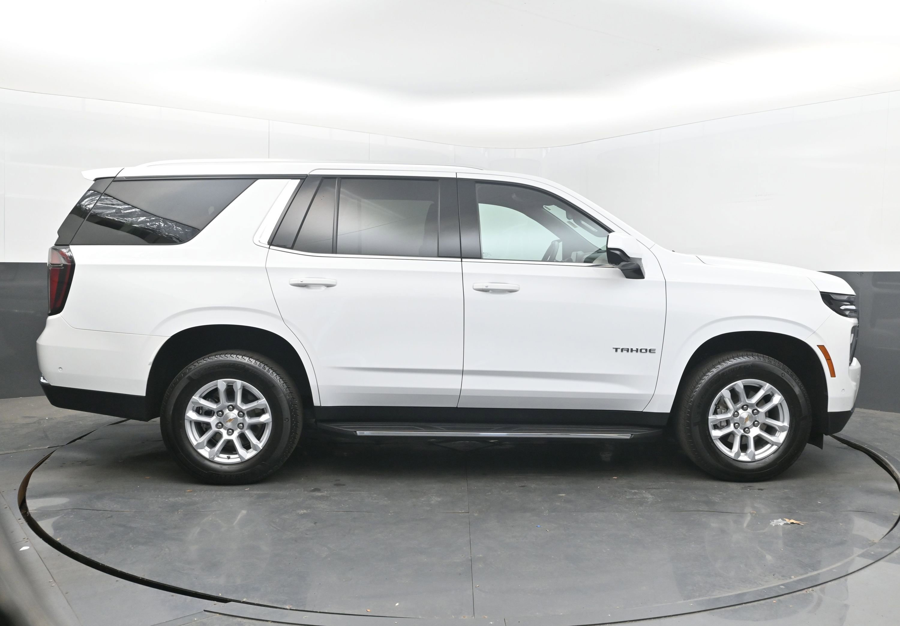 Certified 2025 Chevrolet Tahoe LT AWD/4WD image 10