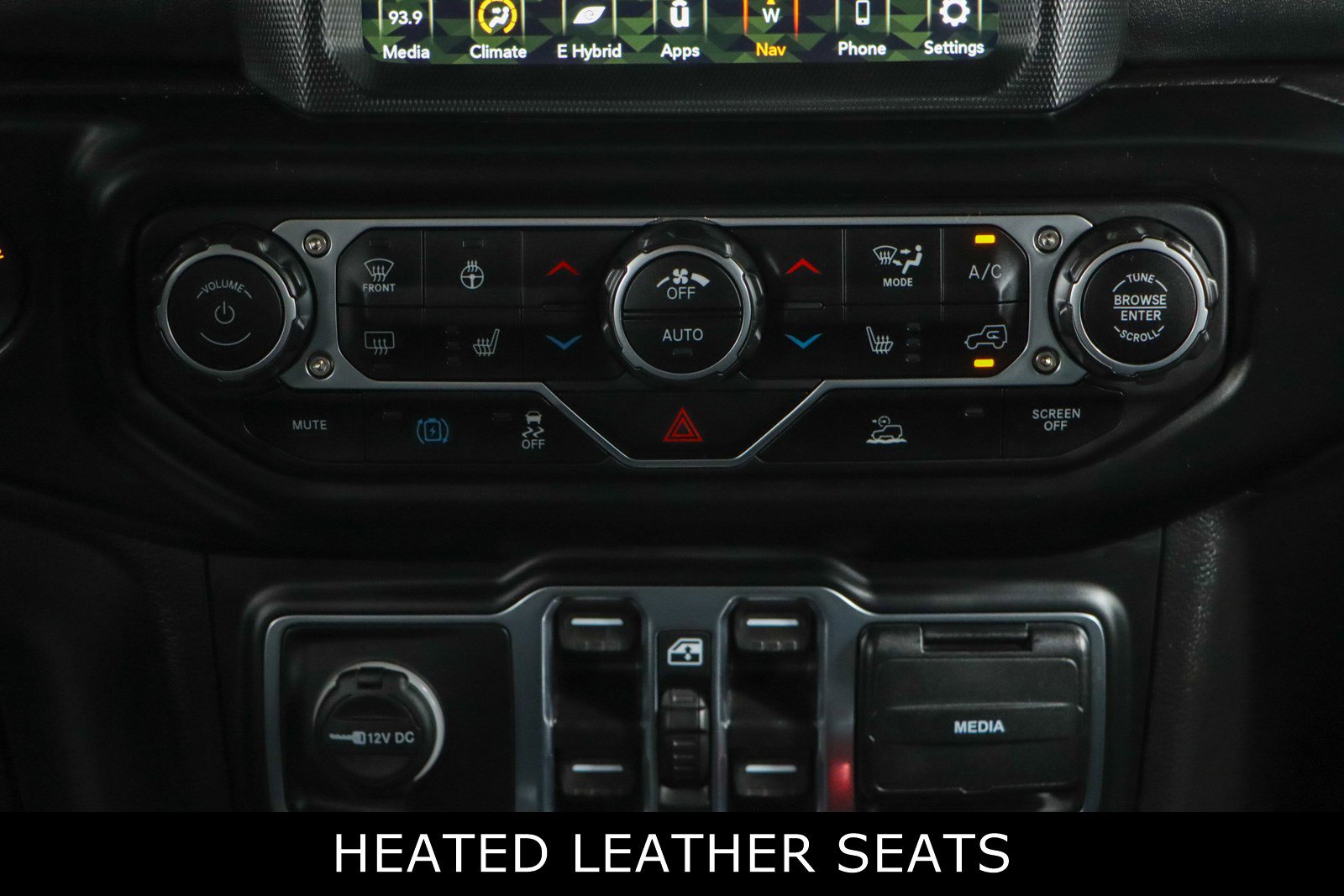 Used 2022 Jeep Wrangler Unlimited Sahara w/ Cold Weather Group image 22