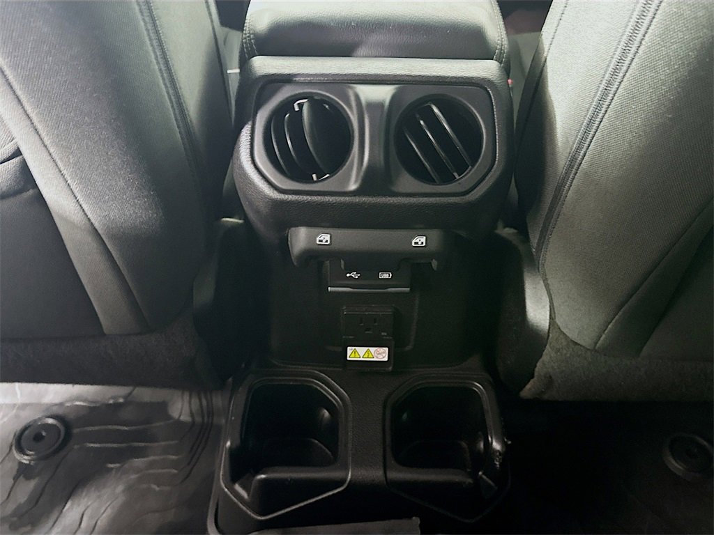 Used 2018 Jeep Wrangler Unlimited Sahara image 22