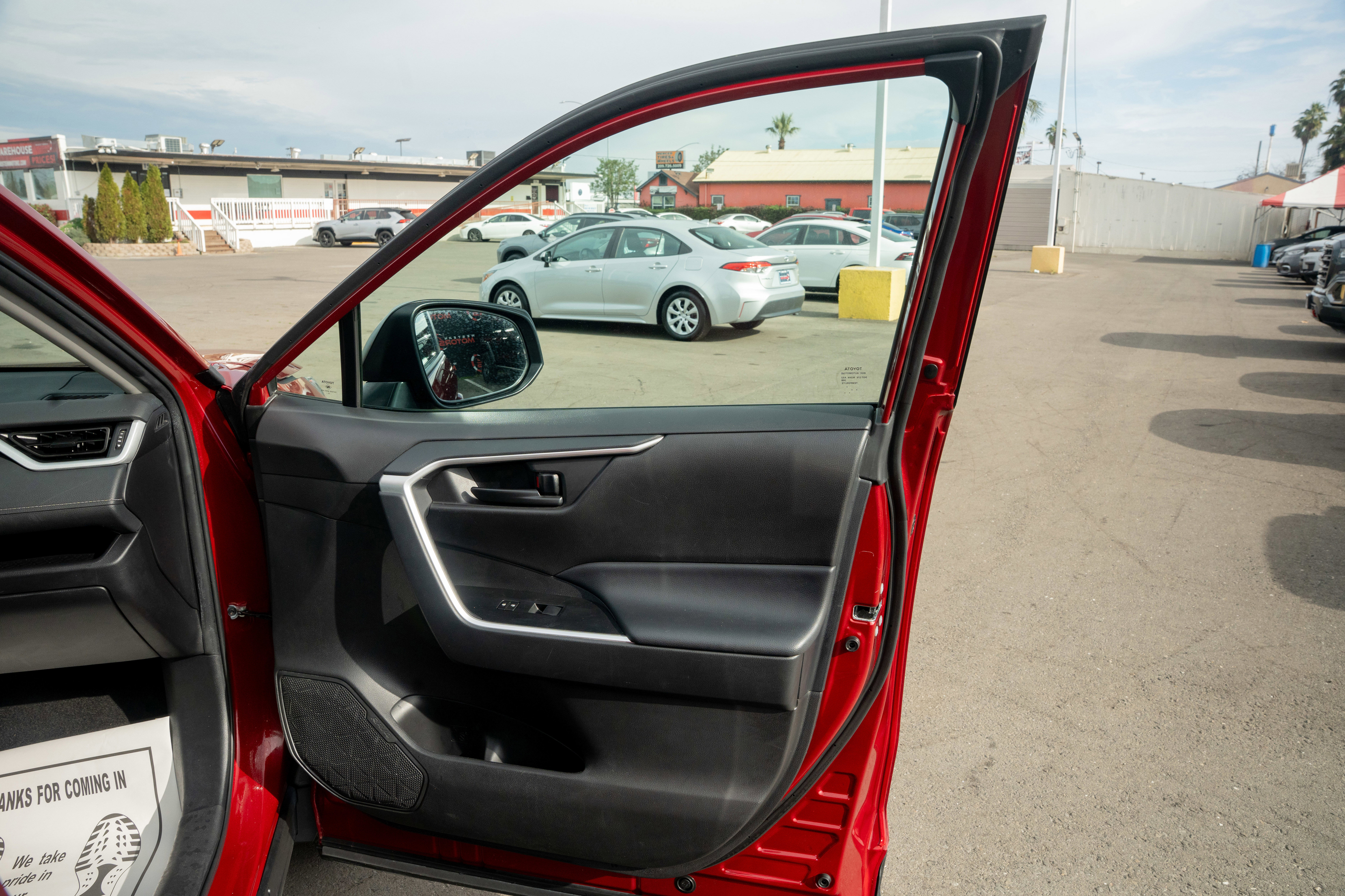 Used 2024 Toyota RAV4 LE image 28