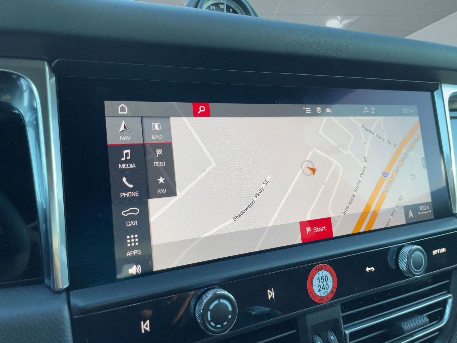 Used 2025 Porsche Macan image 24