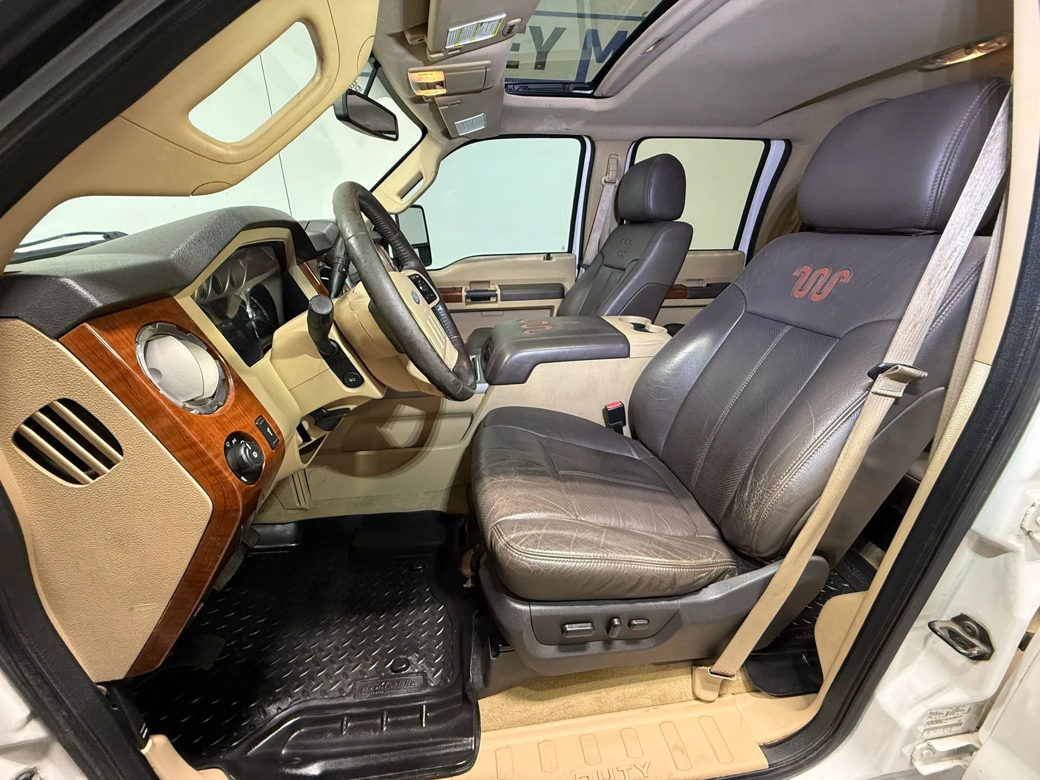 Used 2015 Ford F250 King Ranch w/ FX4 Off-Road Package AWD/4WD image 16