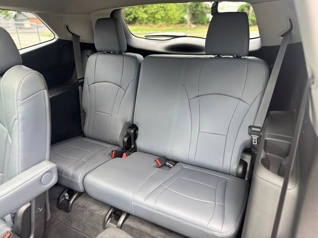 Used 2020 Buick Enclave Essence w/ Sound and Sites Package AWD/4WD image 33