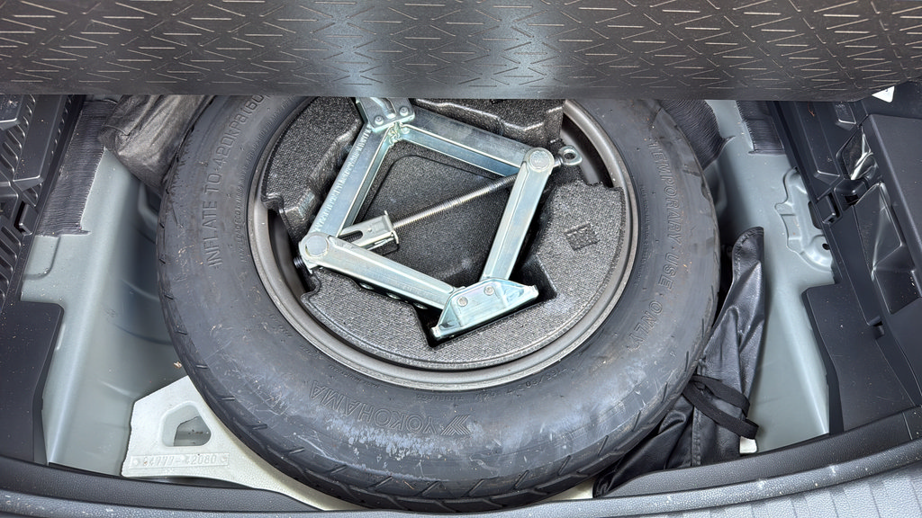 Used 2019 Toyota RAV4 XSE AWD/4WD image 19