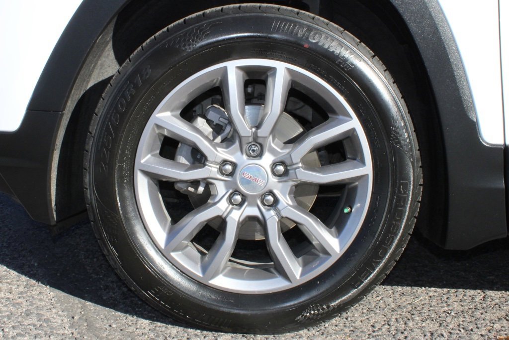 Used 2024 GMC Terrain SLT image 9