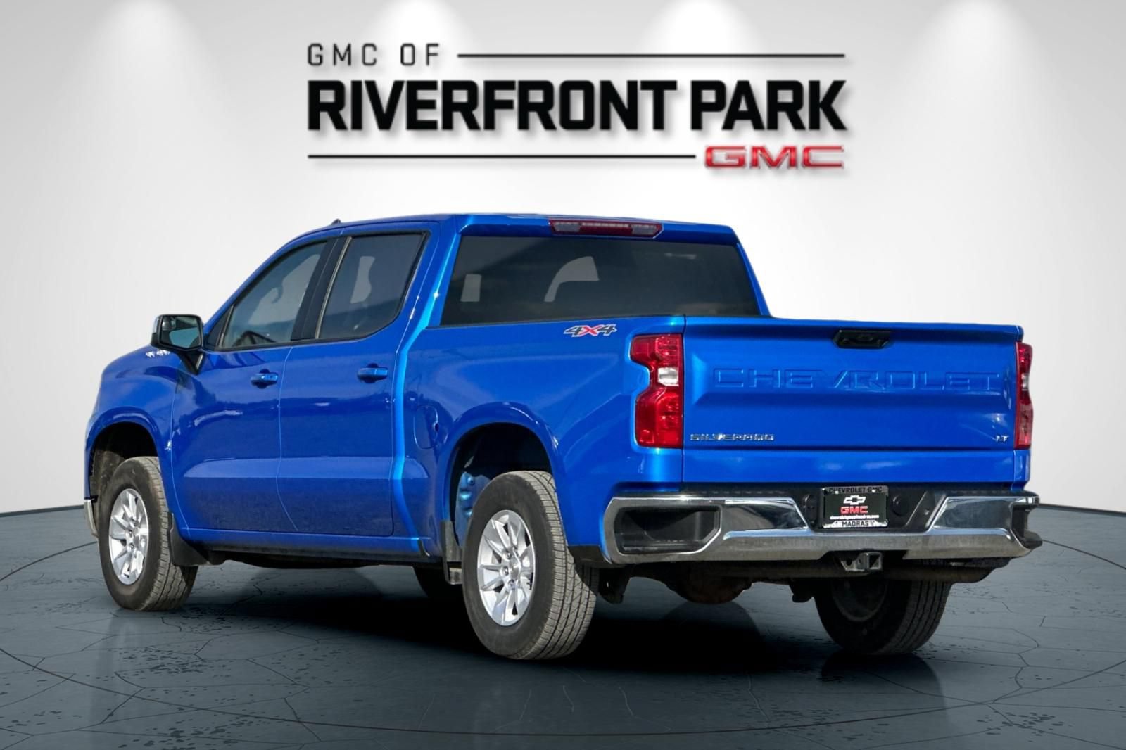 Used 2025 Chevrolet Silverado 1500 LT AWD/4WD image 5